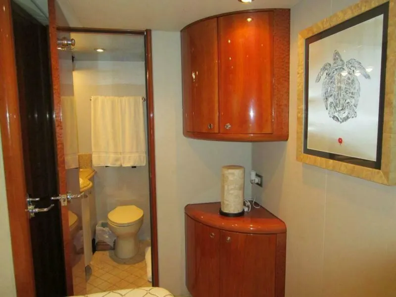 Slide: The Image of Port Double Cabin     - 6513928