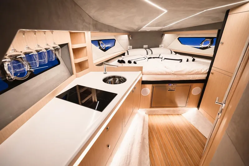 Slide: The Image of Focus Motor Yachts Forza 2027 - 6514290