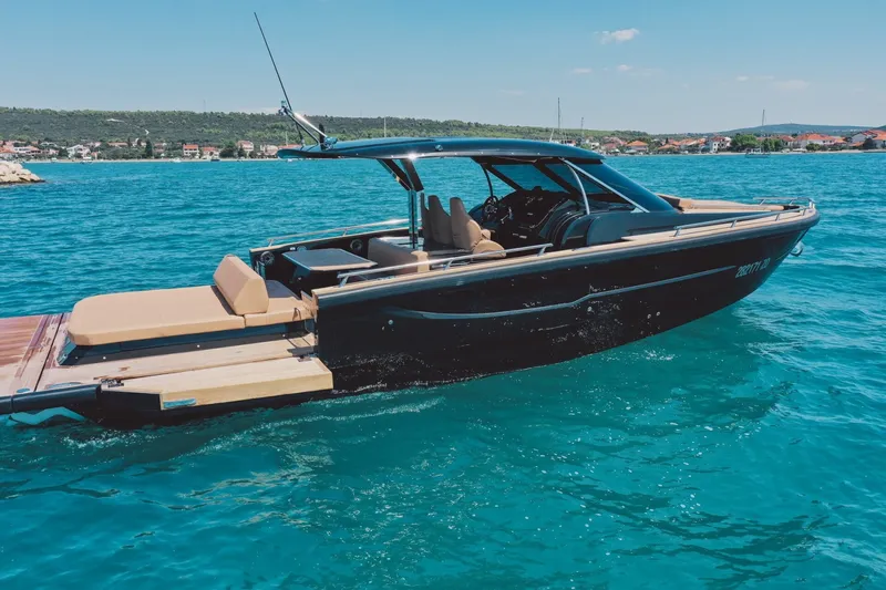 Slide: The Image of Focus Motor Yachts Forza 2027 - 6514263