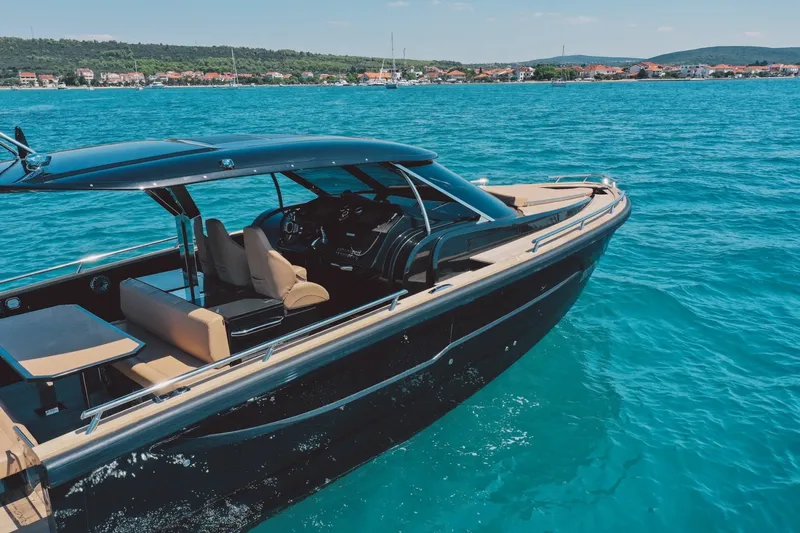 Slide: The Image of Focus Motor Yachts Forza 2027 - 6514265