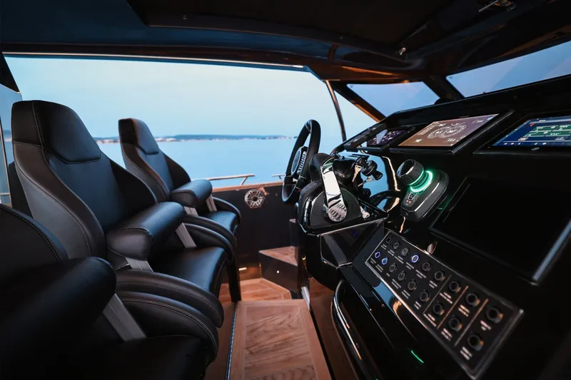 Slide: The Image of Focus Motor Yachts Forza 2027 - 6514284