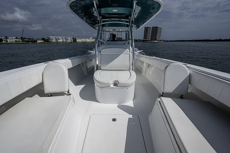 Slide: The Image of Bahama Center Console 2020 - 6514443