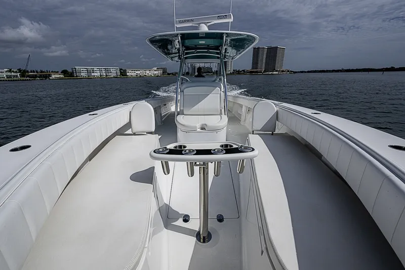 Slide: The Image of Bahama Center Console 2020 - 6514444