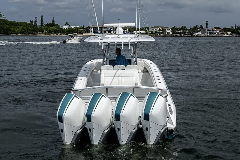 Slide: The Image of Bahama Center Console 2020 - 6514424