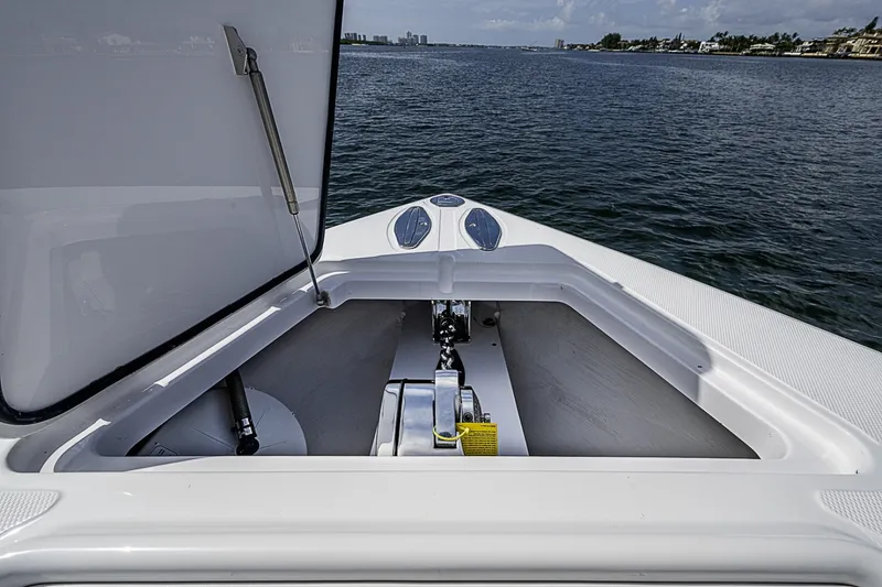 Slide: The Image of Bahama Center Console 2020 - 6514445
