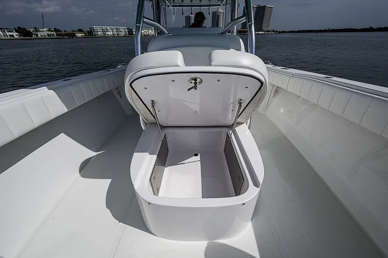 Slide: The Image of Bahama Center Console 2020 - 6514442
