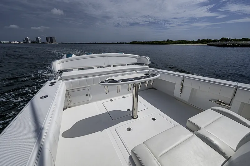 Slide: The Image of Bahama Center Console 2020 - 6514441