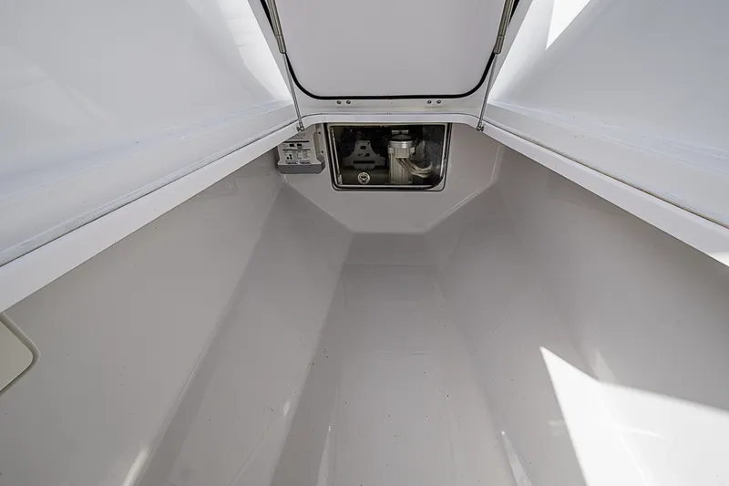 Slide: The Image of Bahama Center Console 2020 - 6514446