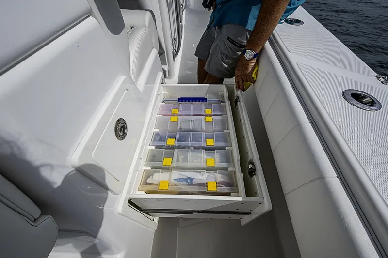 Slide: The Image of Bahama Center Console 2020 - 6514427