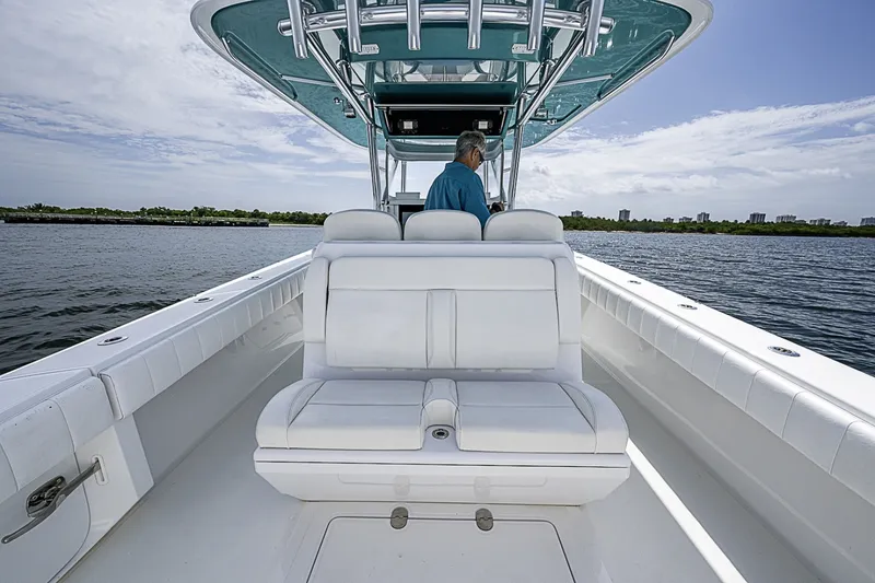 Slide: The Image of Bahama Center Console 2020 - 6514437