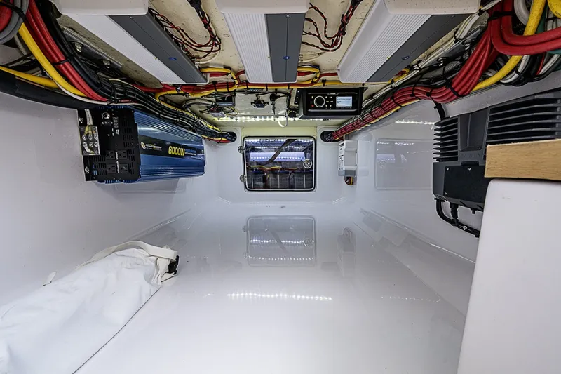 Slide: The Image of Bahama Center Console 2020 - 6514432