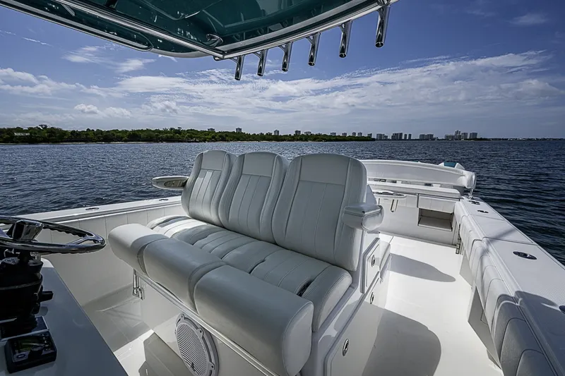 Slide: The Image of Bahama Center Console 2020 - 6514428