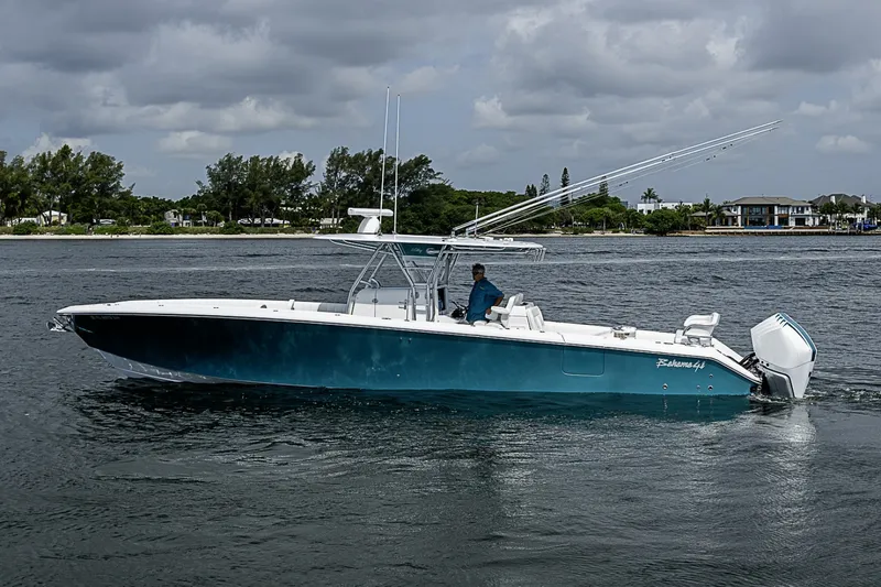 Slide: The Image of Bahama Center Console 2020 - 6514423