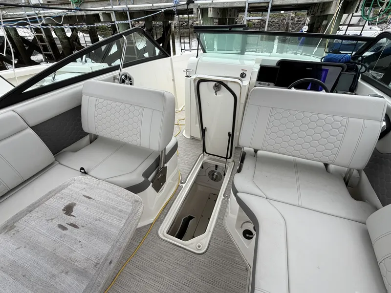 Slide: The Image of Sea Ray 250 Outboard 2023 - 6514525