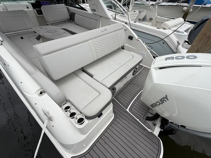 Slide: The Image of Sea Ray 250 Outboard 2023 - 6514520