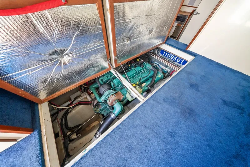 Slide: The Image of Camano 31 Trawler 2001 - 6536474