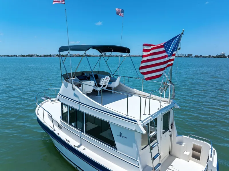 Slide: The Image of Camano 31 Trawler 2001 - 6518106