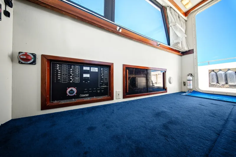 Slide: The Image of Camano 31 Trawler 2001 - 6518120