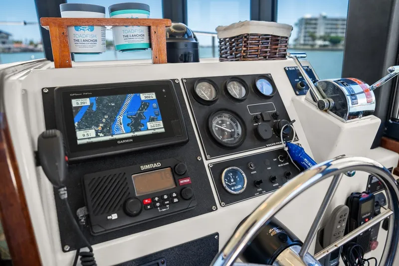 Slide: The Image of Camano 31 Trawler 2001 - 6518087