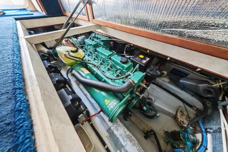 Slide: The Image of Camano 31 Trawler 2001 - 6536472