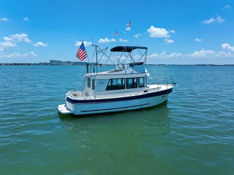 Slide: The Image of Camano 31 Trawler 2001 - 6518102