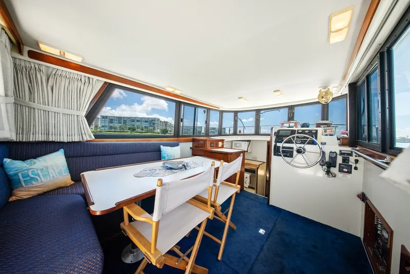 Slide: The Image of Camano 31 Trawler 2001 - 6518121