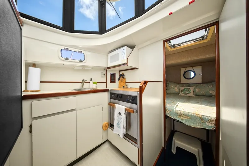 Slide: The Image of Camano 31 Trawler 2001 - 6518133