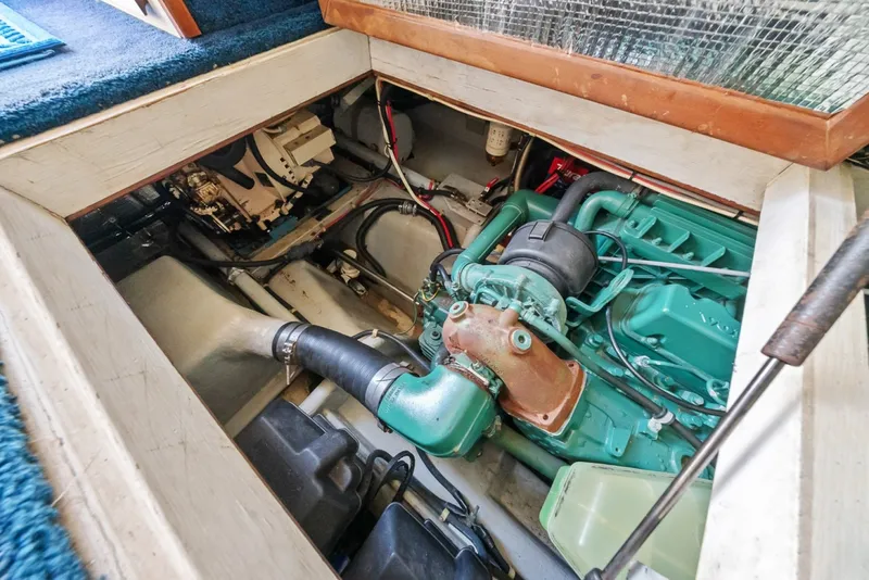 Slide: The Image of Camano 31 Trawler 2001 - 6536471