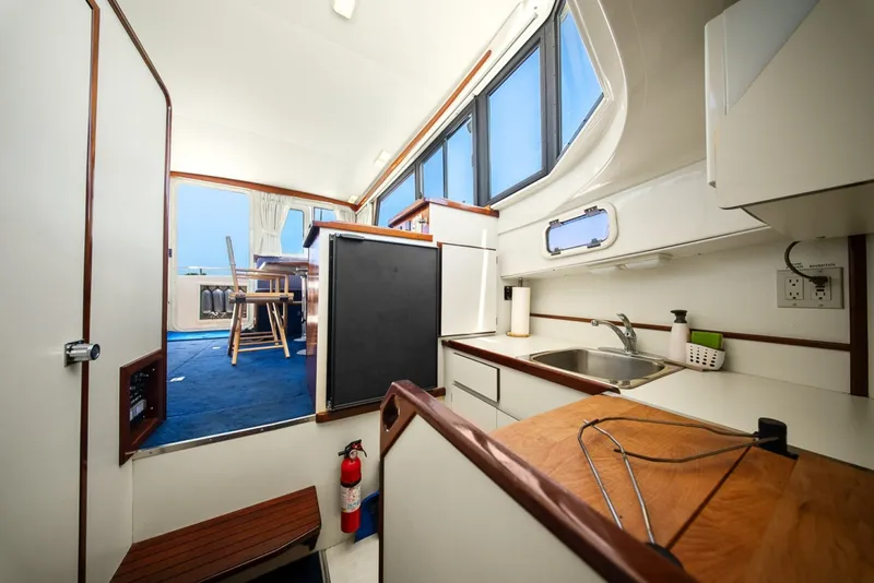 Slide: The Image of Camano 31 Trawler 2001 - 6518126