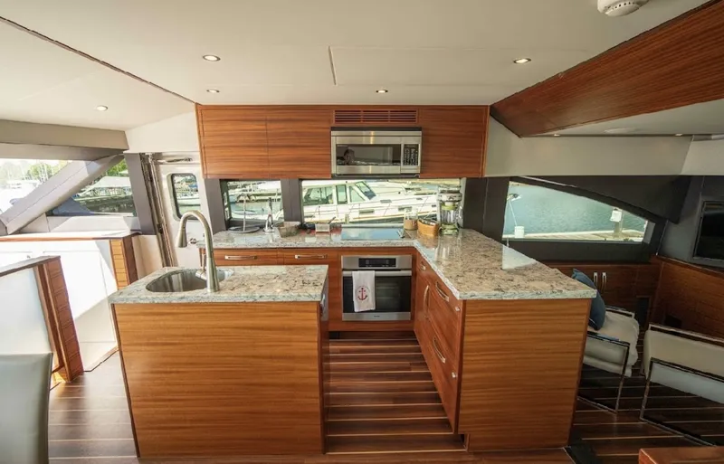 Slide: The Image of Hatteras 60 OVATION - Galley 2017 Hatteras 60 Motoryacht OVATION - 7656304