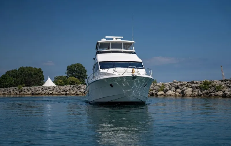 Slide: The Image of Hatteras 60 OVATION - Bow Profile 2017 Hatteras 60 Motoryacht OVATION - 6518438
