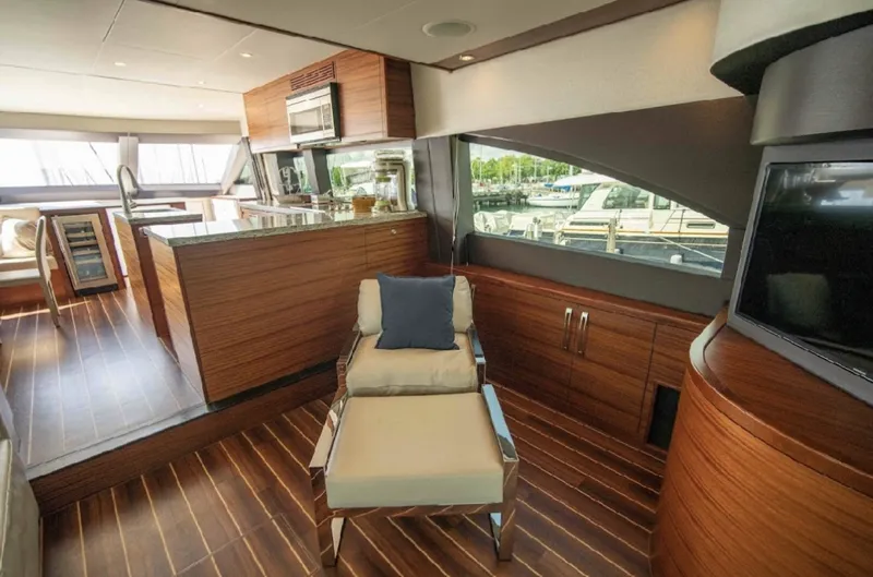 Slide: The Image of Hatteras 60 OVATION - Salon 2017 Hatteras 60 Motoryacht OVATION - 6518443