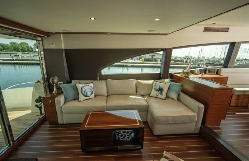 Slide: The Image of Hatteras 60 OVATION - Salon 2017 Hatteras 60 Motoryacht OVATION - 7656302