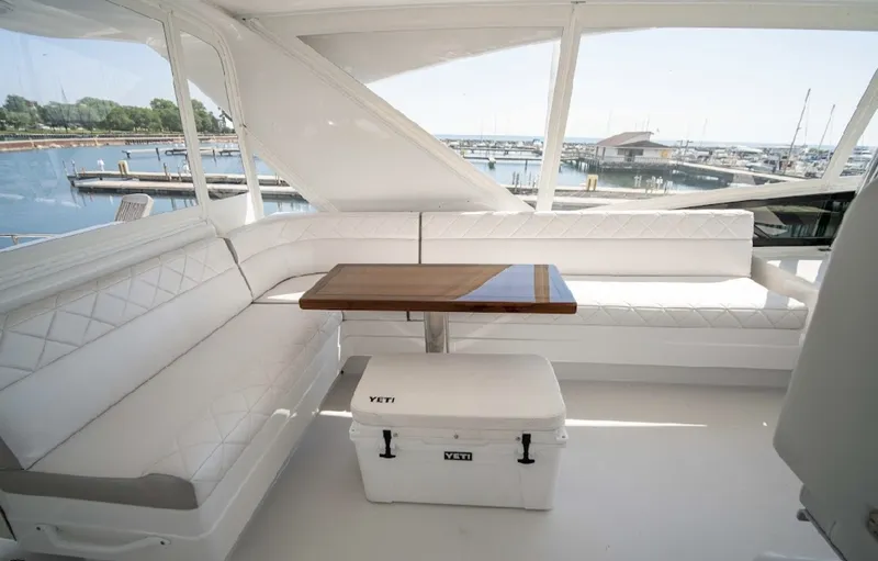 Slide: The Image of Hatteras 60 OVATION - Flybridge 2017 Hatteras 60 Motoryacht OVATION - 7656319