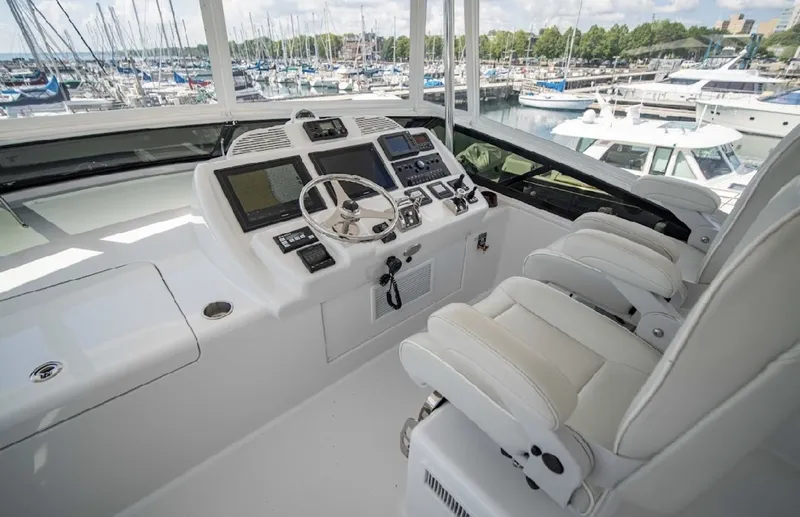 Slide: The Image of Hatteras 60 OVATION - Helm 2017 Hatteras 60 Motoryacht OVATION - 7656315