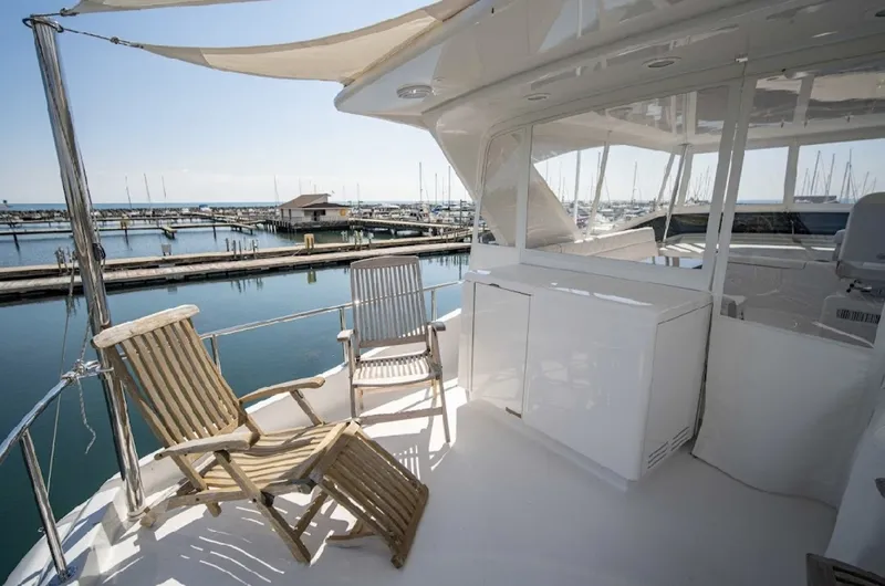 Slide: The Image of Hatteras 60 OVATION - Bridge Deck 2017 Hatteras 60 Motoryacht OVATION - 7656320