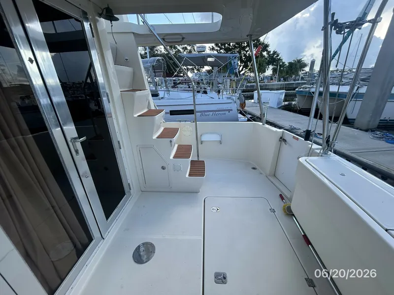Slide: The Image of 40' Mainship aftdeck starboard - 6519826