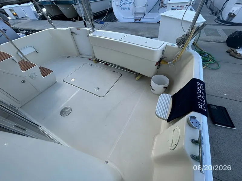 Slide: The Image of 40' Mainship aftdeck1 - 6519823