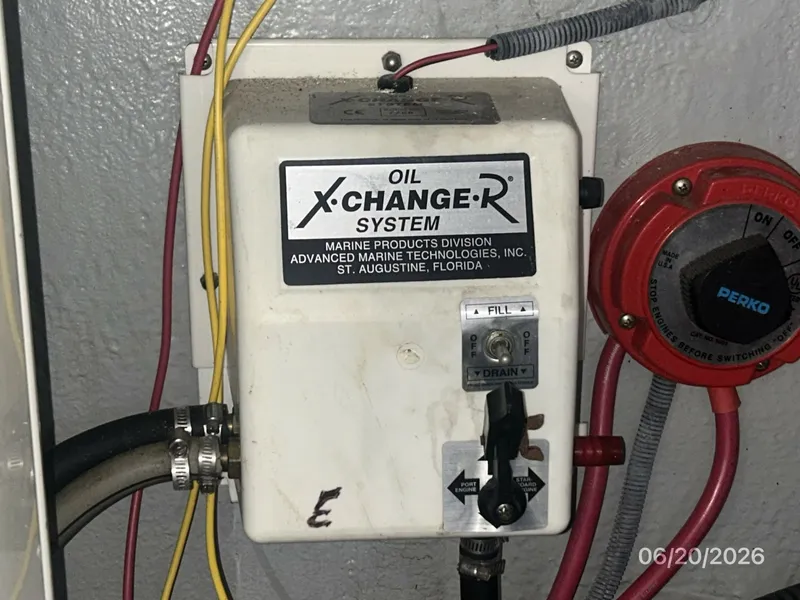 Slide: The Image of 40' Mainship oil change system - 6519942
