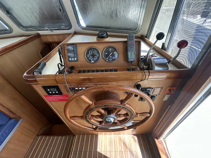Slide: The Image of 40' Mainship lower helm2 - 6519921