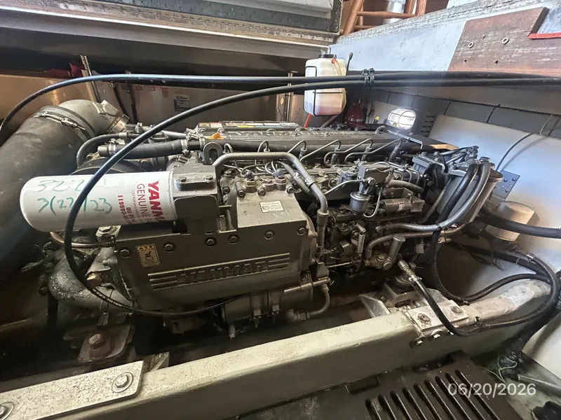 Slide: The Image of 40' Mainship main engine1 - 6519927