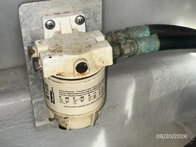 Slide: The Image of 40' Mainship generator Racor fuel filter - 6519909