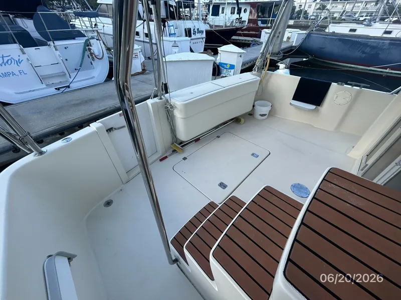 Slide: The Image of 40' Mainship aftdeck2 - 6519824