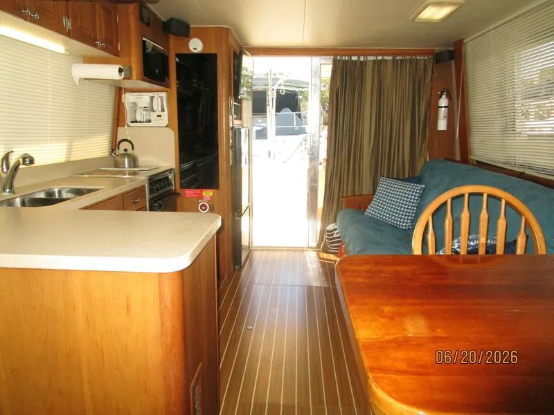 Slide: The Image of 40' Mainship salon aft - 6519948