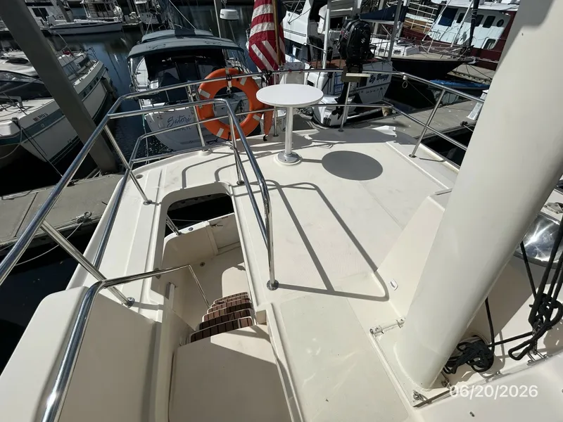 Slide: The Image of 40' Mainship sundeck aft - 6519957