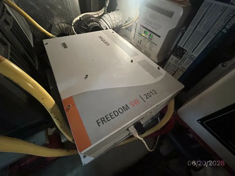 Slide: The Image of 40' Mainship inverter - 6519918