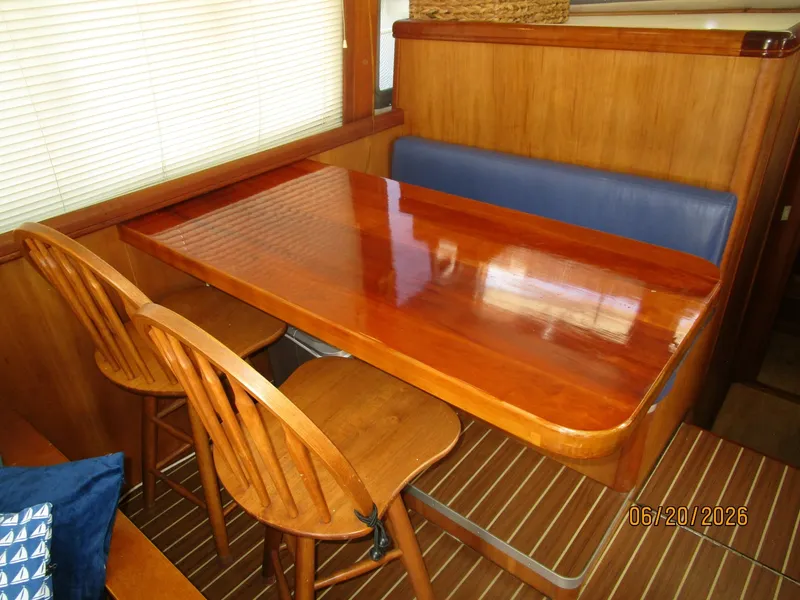 Slide: The Image of 40' Mainship salon port forward seating - 6519952