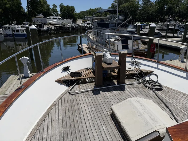 Slide: The Image of Marine Trader 50 1981 - 6519837