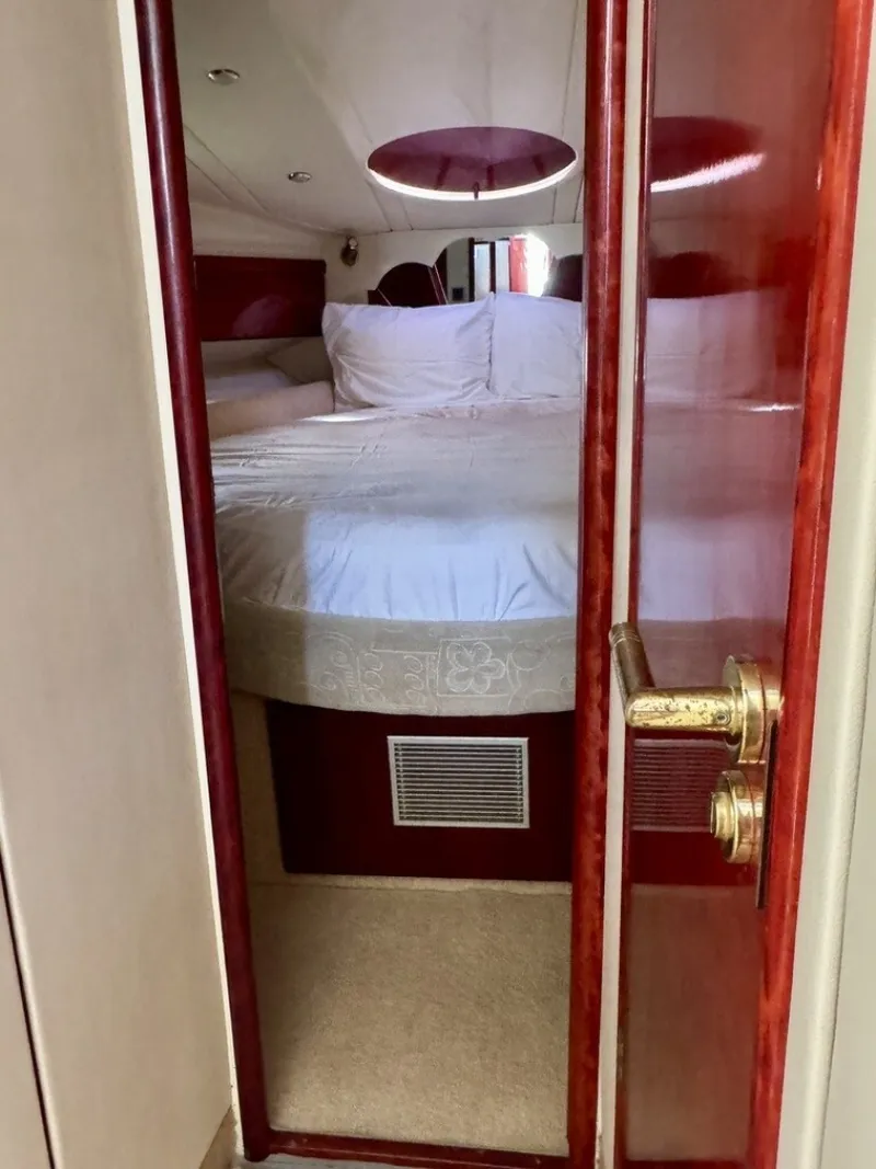 Slide: The Image of Birchwood Challenger 450 Flybridge 1999 - 6564941