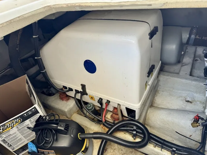 Slide: The Image of Birchwood Challenger 450 Flybridge 1999 - 6564955
